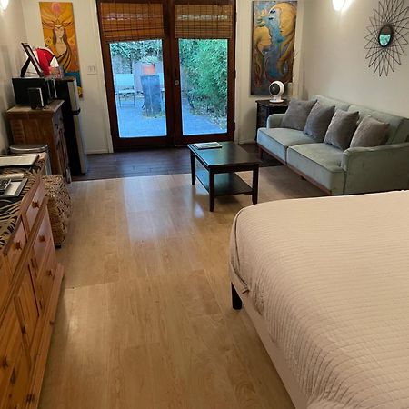 Guest House Near Universal Studios ロサンゼルス エクステリア 写真